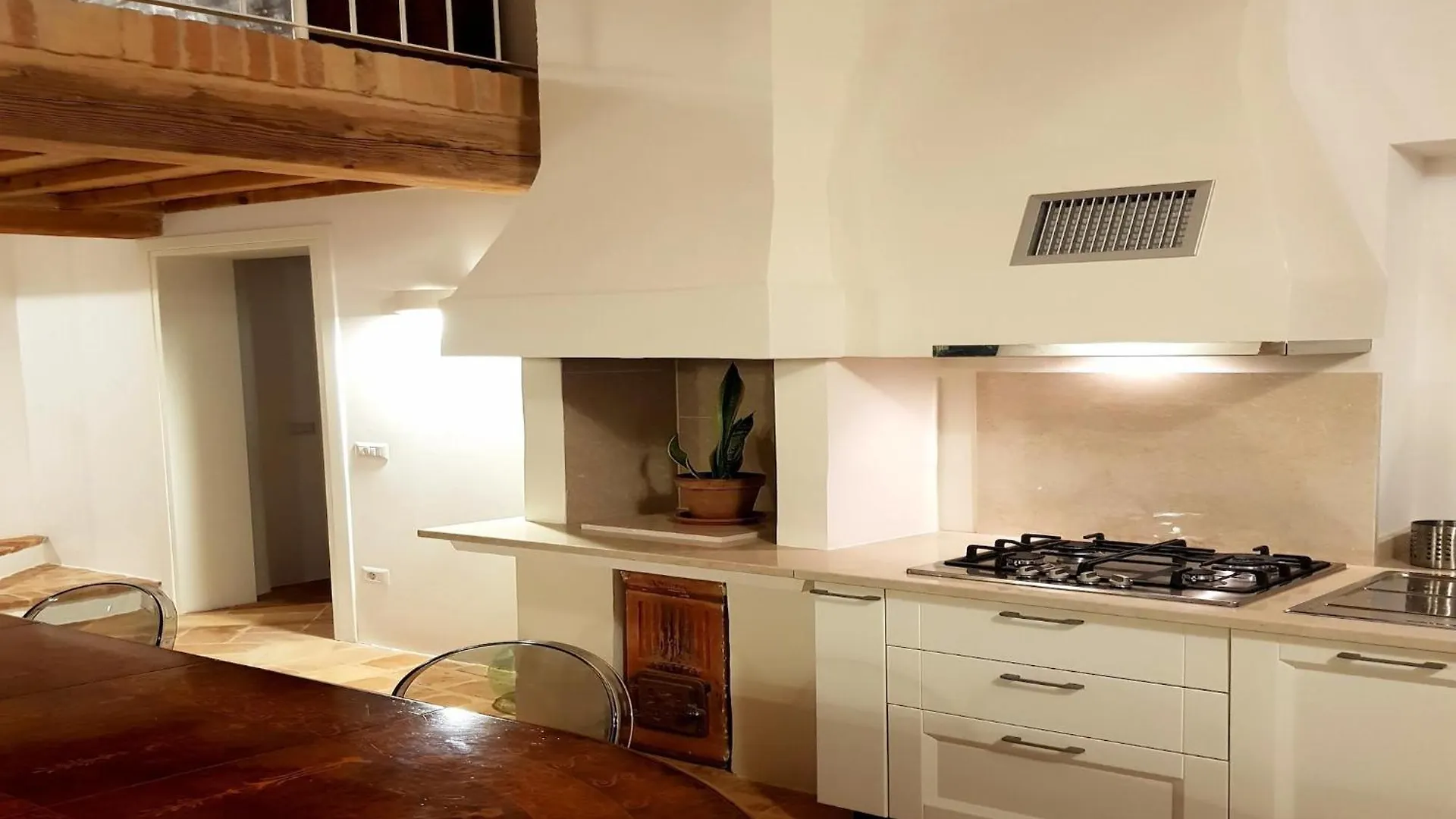 Villa Apartment In Monsano Near Center